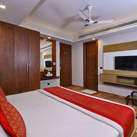 Hotel Nityaa Suites Nueva Delhi Exterior foto