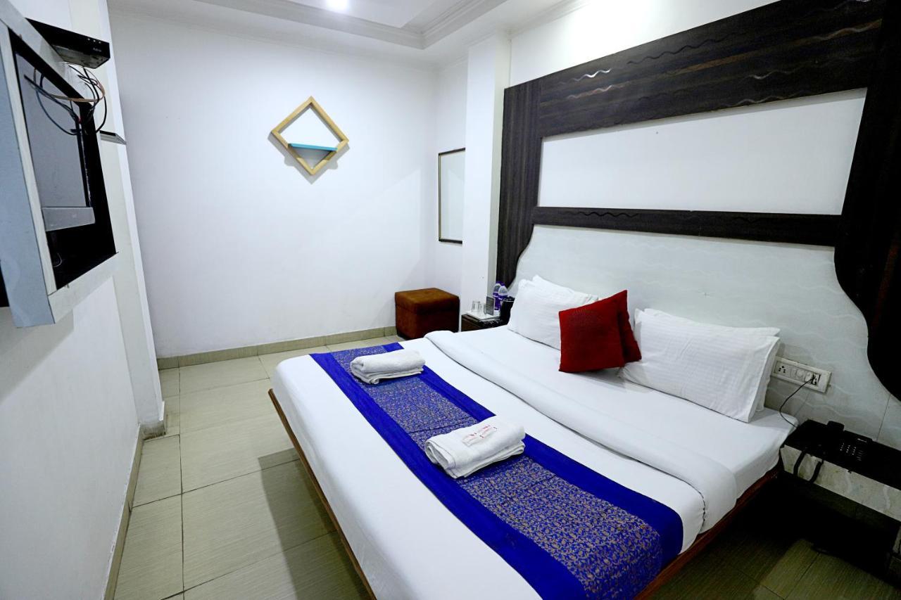 Hotel Nityaa Suites Nueva Delhi Exterior foto