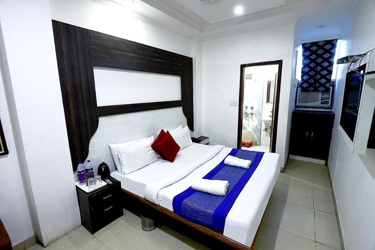 Hotel Nityaa Suites Nueva Delhi Exterior foto