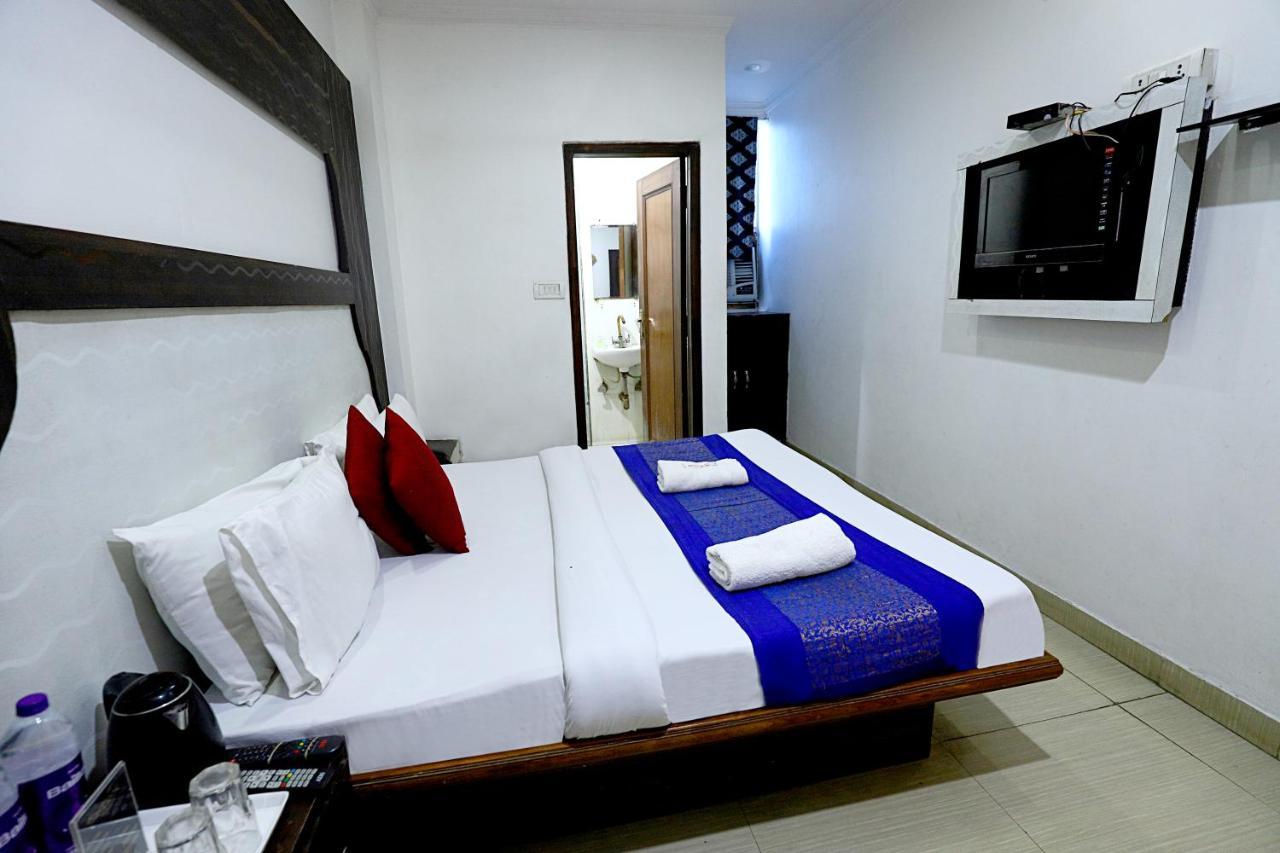 Hotel Nityaa Suites Nueva Delhi Exterior foto