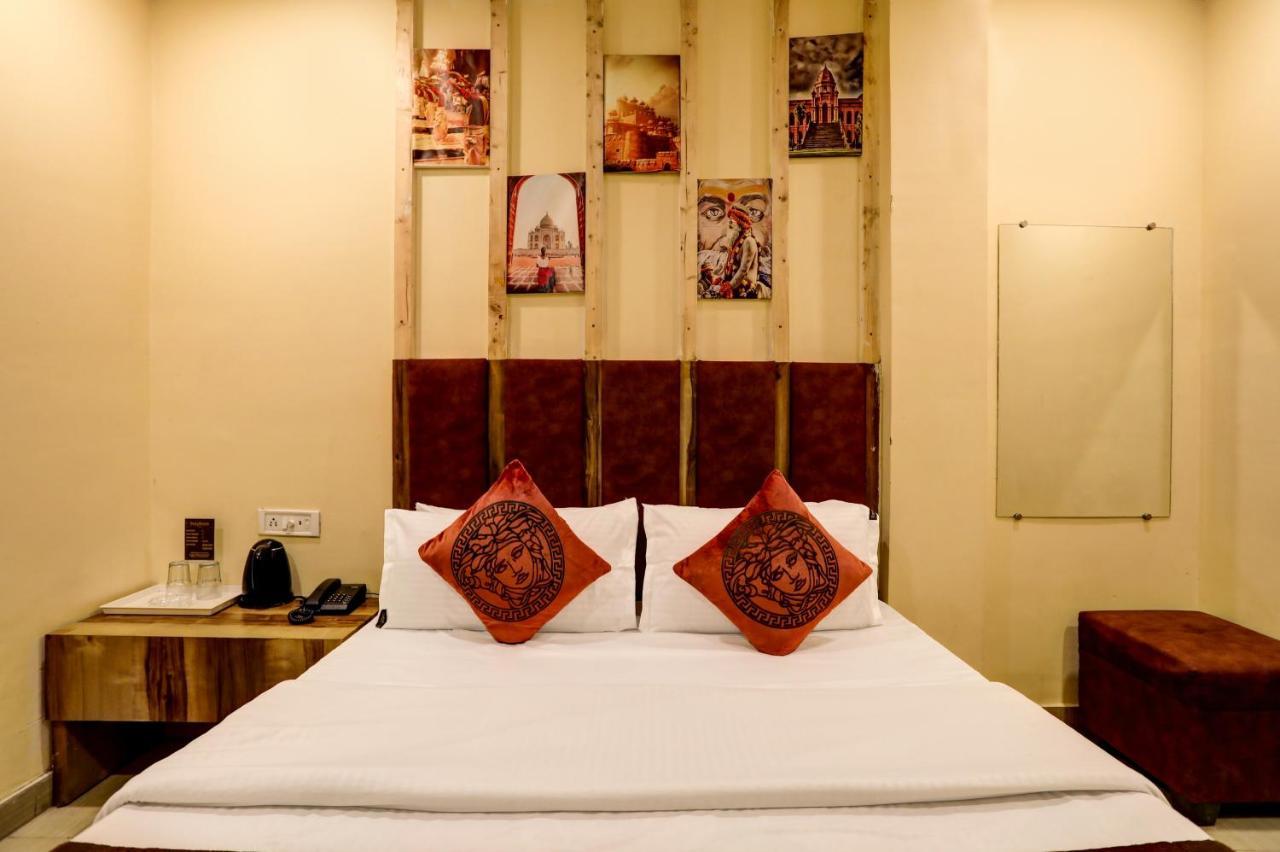 Hotel Nityaa Suites Nueva Delhi Exterior foto