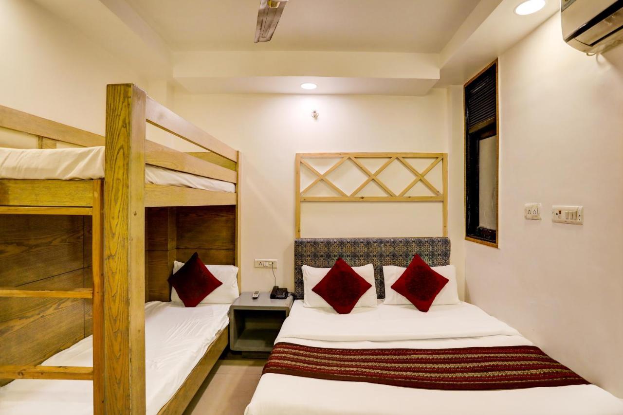 Hotel Nityaa Suites Nueva Delhi Exterior foto