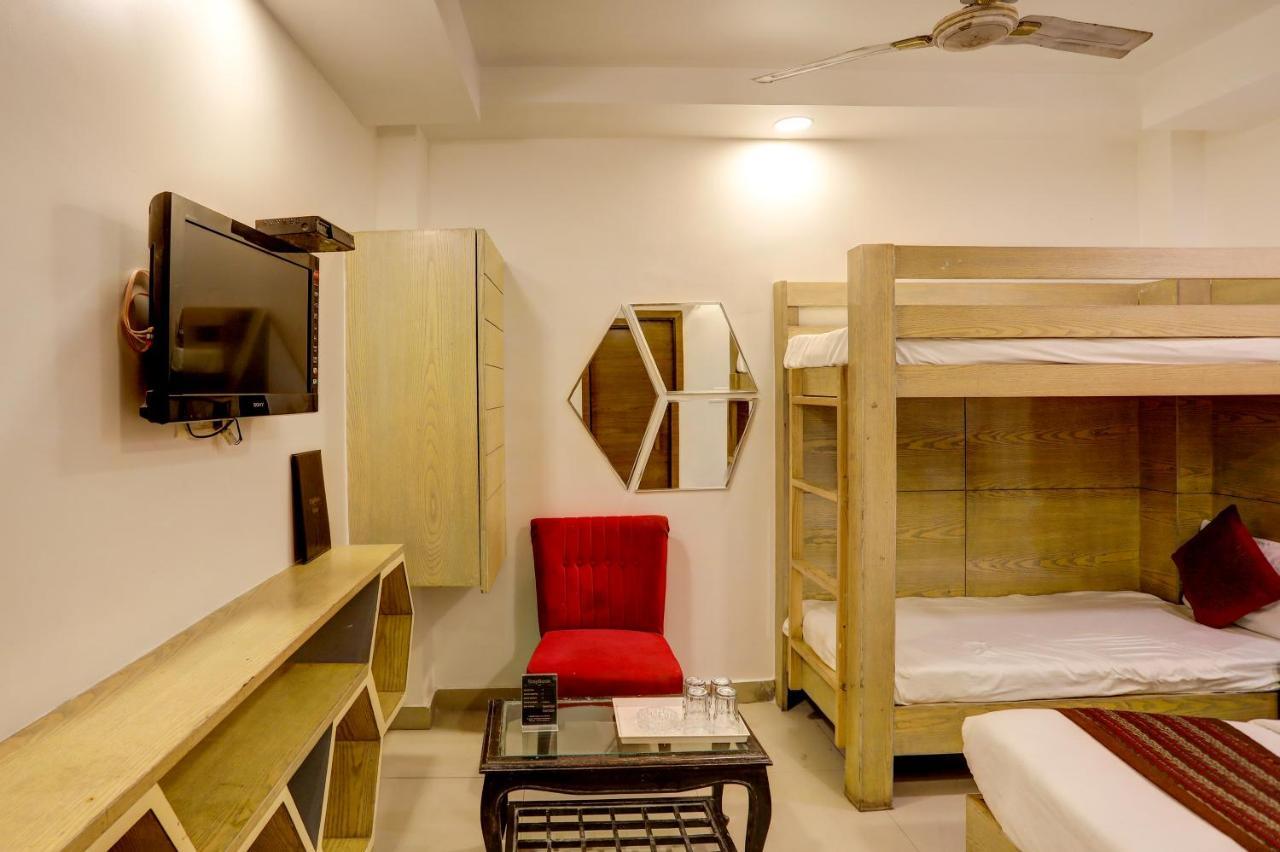 Hotel Nityaa Suites Nueva Delhi Exterior foto