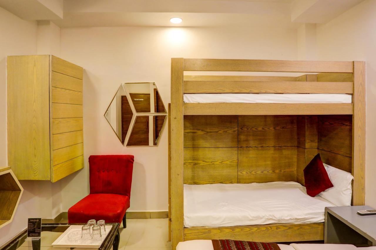 Hotel Nityaa Suites Nueva Delhi Exterior foto