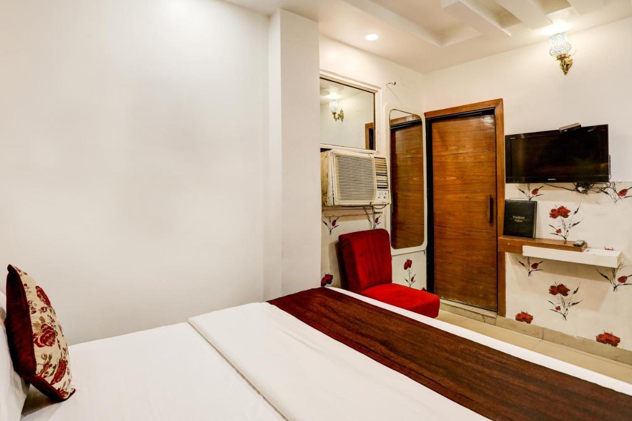 Hotel Nityaa Suites Nueva Delhi Exterior foto