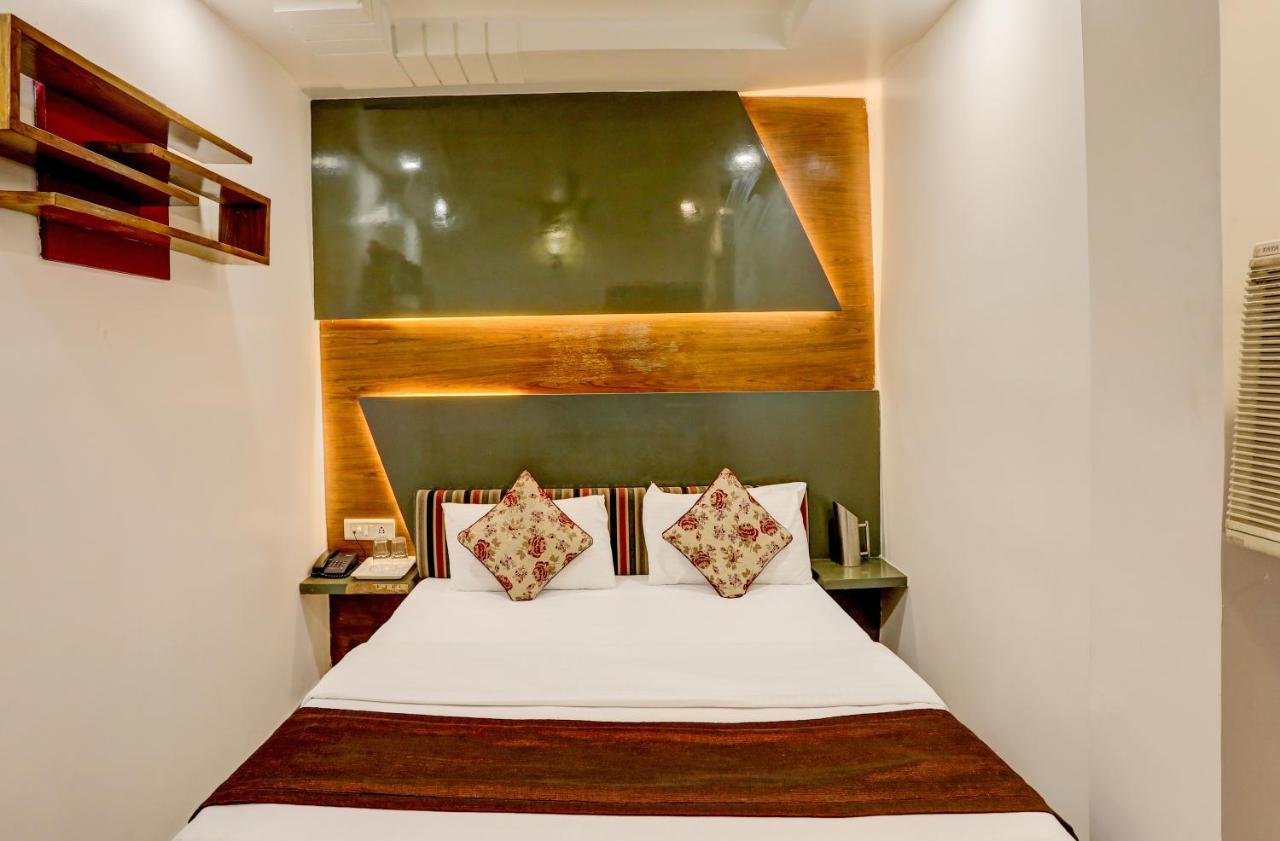 Hotel Nityaa Suites Nueva Delhi Exterior foto