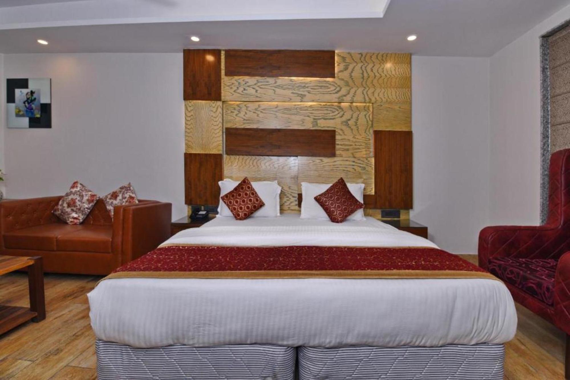 Hotel Nityaa Suites Nueva Delhi Exterior foto