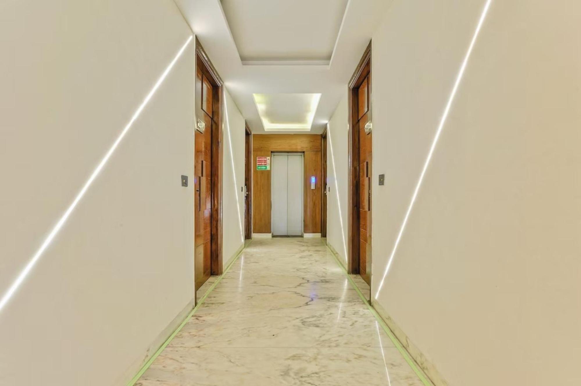 Hotel Nityaa Suites Nueva Delhi Exterior foto