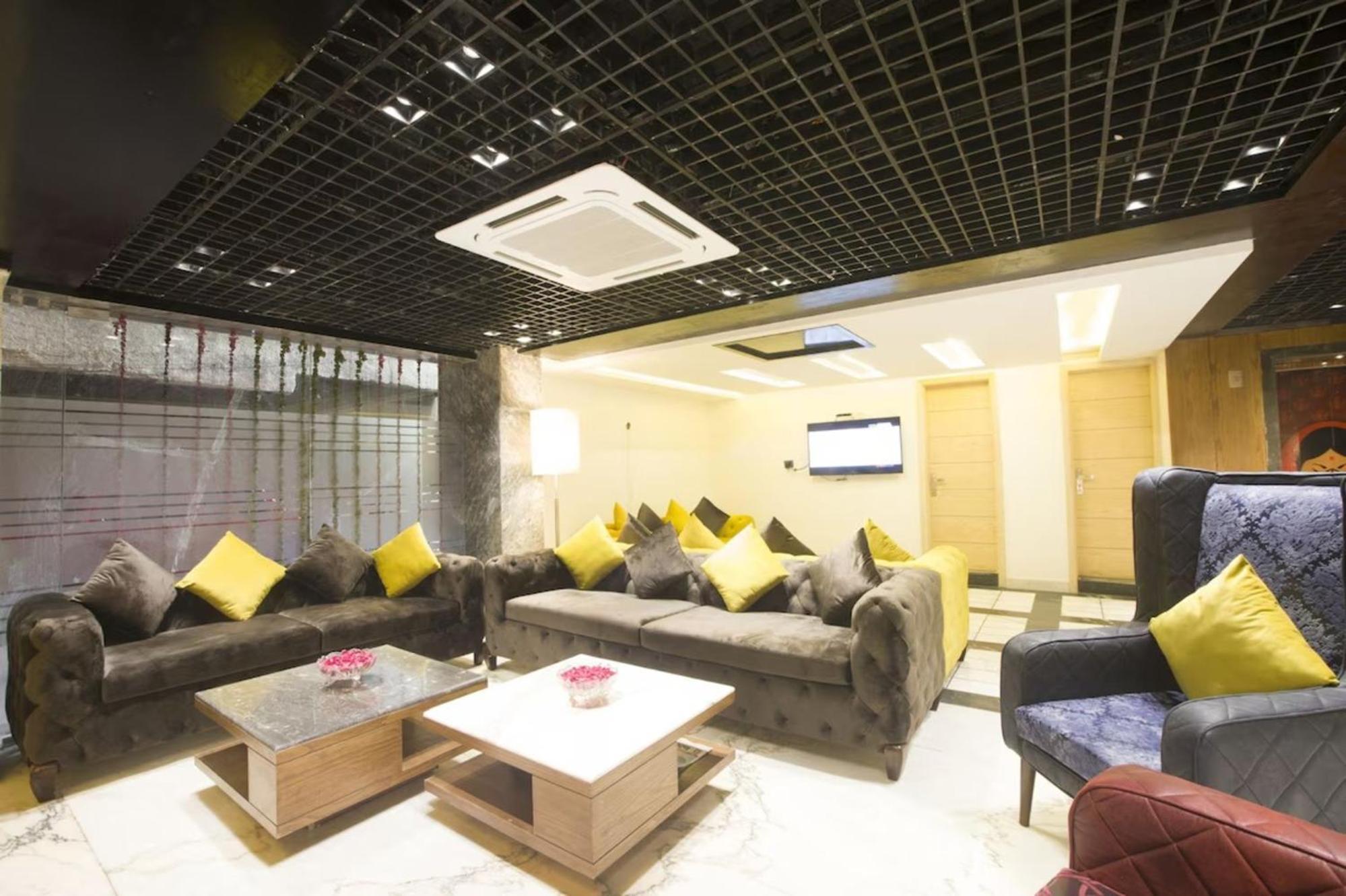 Hotel Nityaa Suites Nueva Delhi Exterior foto